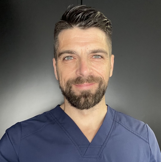 Dr. Juan Maza